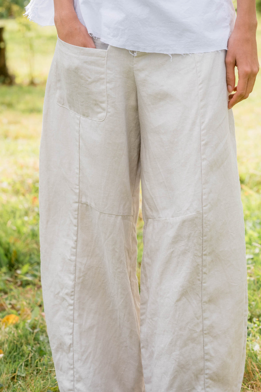 sale tailored line pants linen twill - alabaster, M image